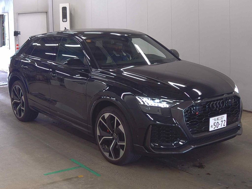 Audi RS Q8 2023 z aukcji japońskiej