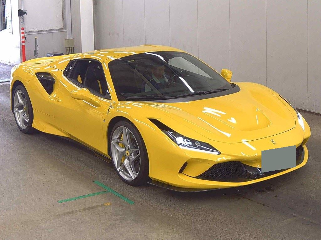 Ferrari F8 Spider 2022 z aukcji japońskiej