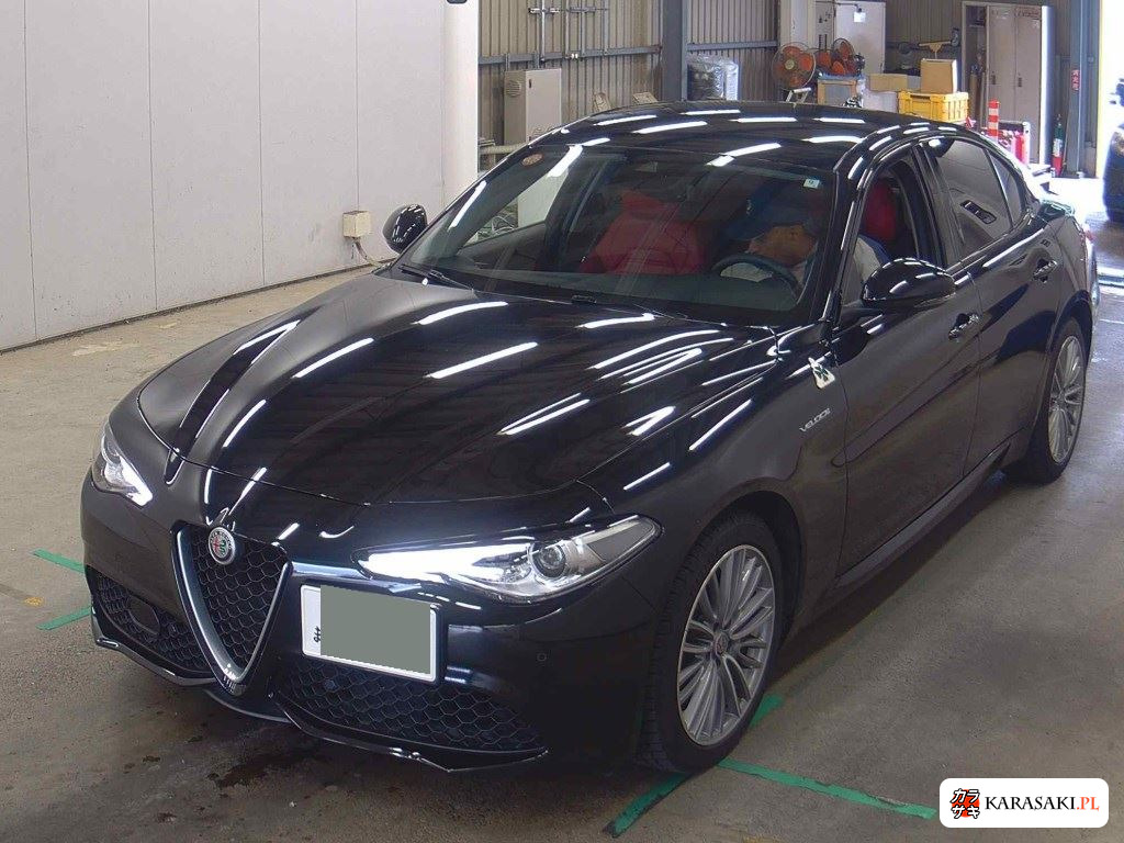 2018 Alfa Romeo Giulia 4D 4WD Veloce 3