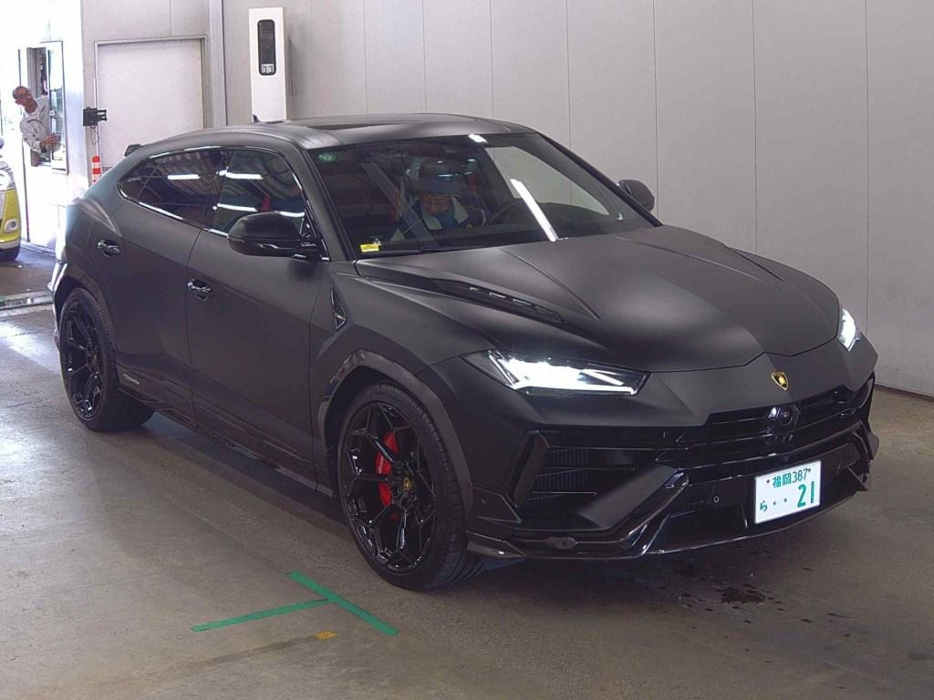 Lamborghini Urus 2023 z aukcji japońskiej