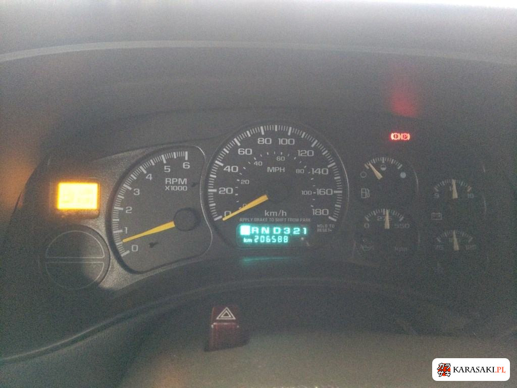 Chevrolet Suburban 2000 z aukcji japońskiej
