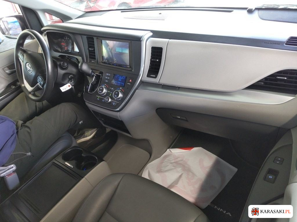 America Toyota Sienna 2019 з японського аукціону