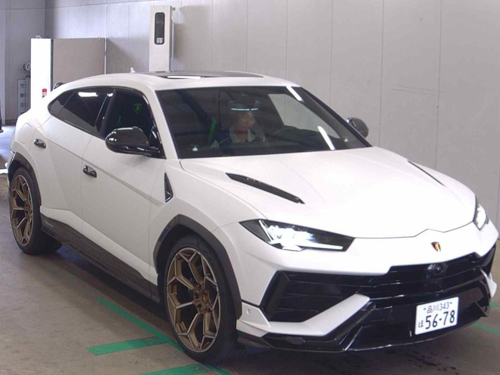 Lamborghini Urus 2023 z aukcji japońskiej
