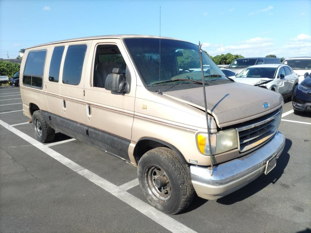 Ford Econoline 1999 z aukcji japońskiej