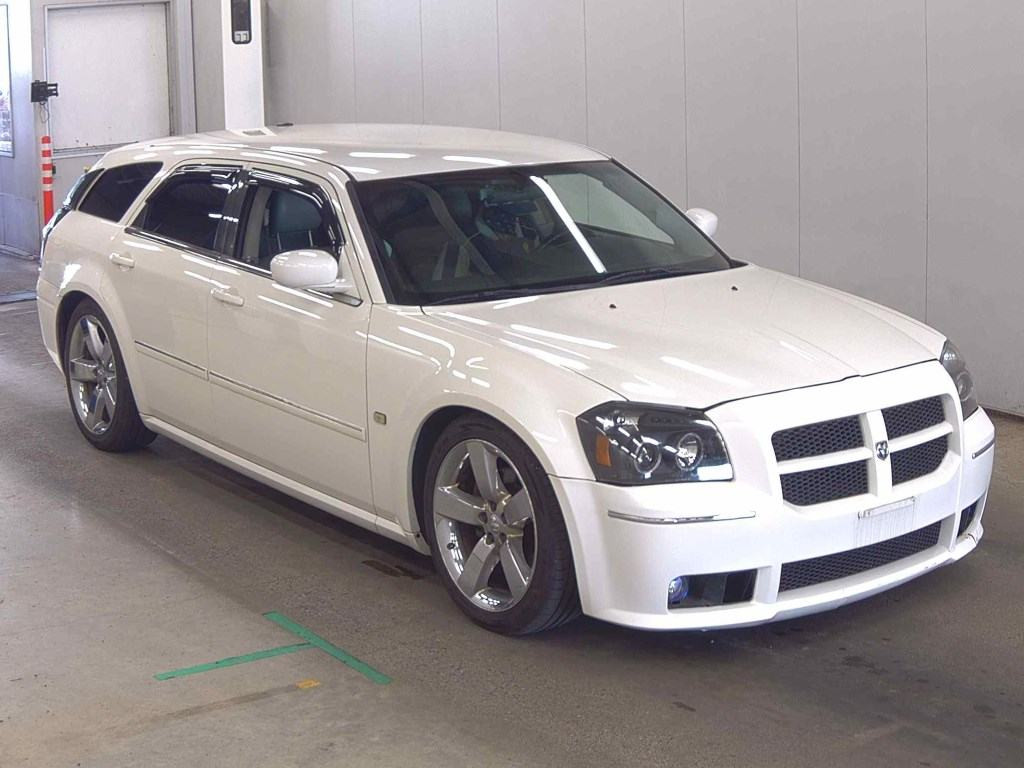 Dodge Magnum 2010 z aukcji japońskiej