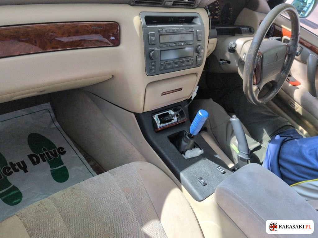 1999 Toyota Crown 4D Athlete V 5