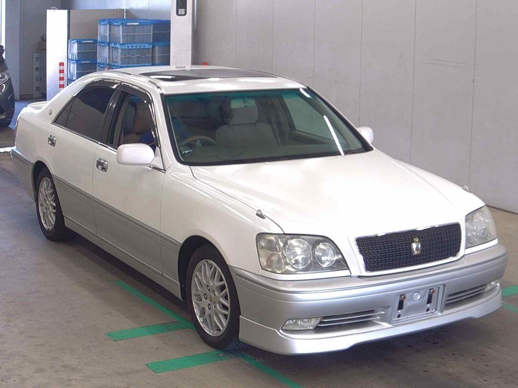 Toyota Crown 1999 z aukcji japońskiej