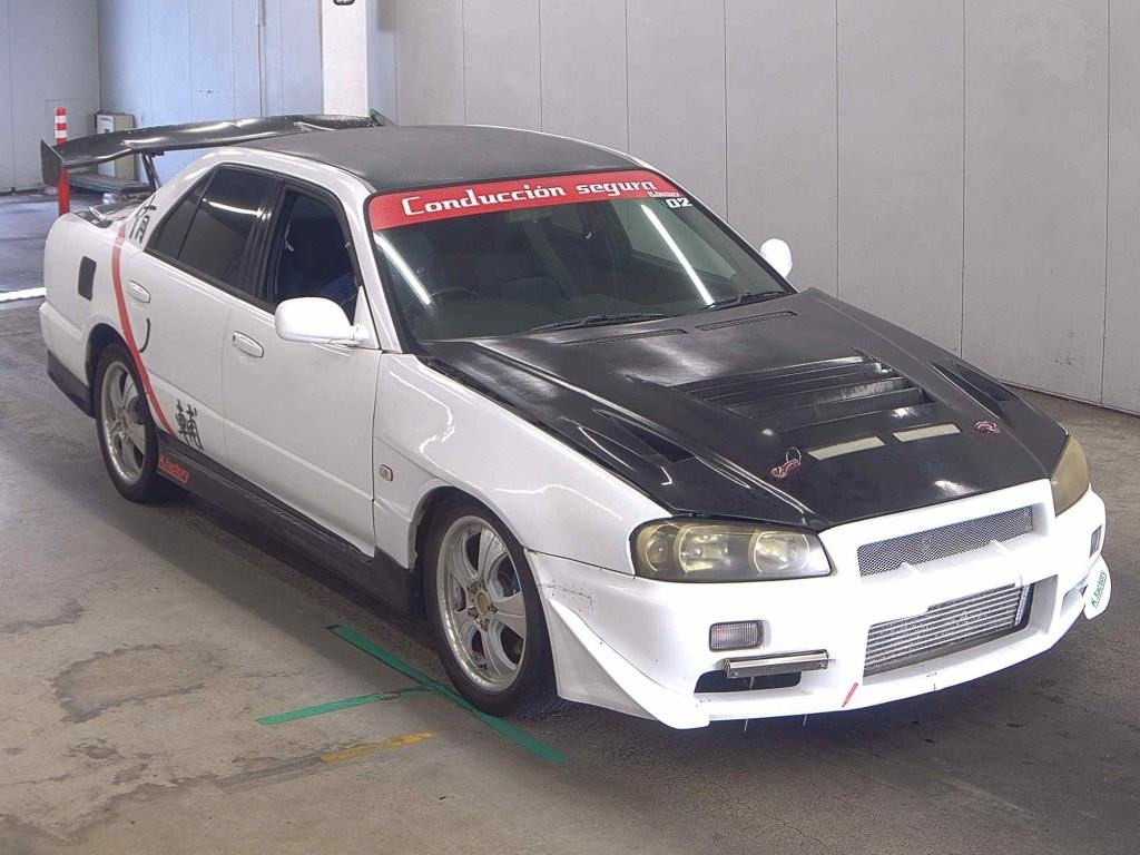 Nissan Skyline 1999 z aukcji japońskiej