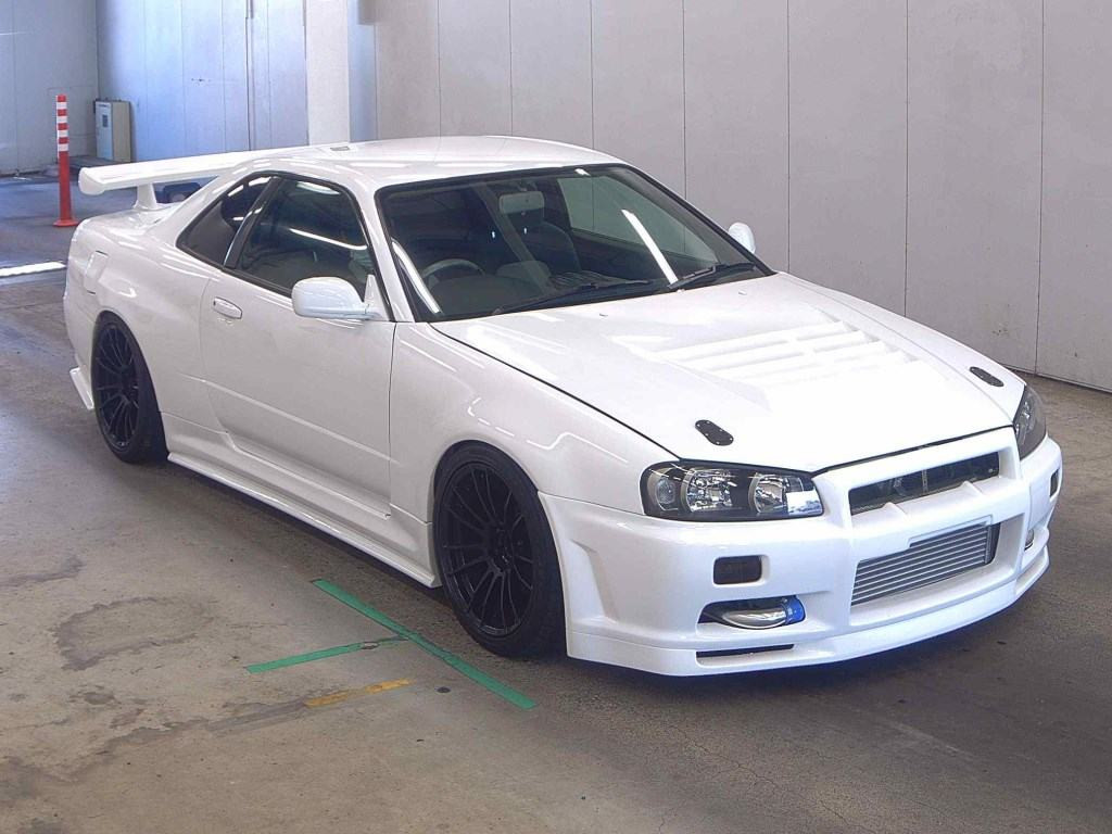 Nissan Skyline 2001 z aukcji japońskiej