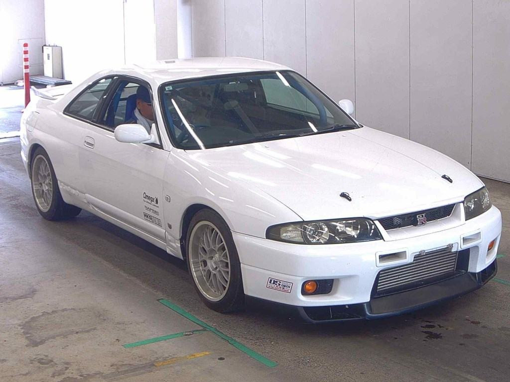 Nissan Skyline 1996 z aukcji japońskiej