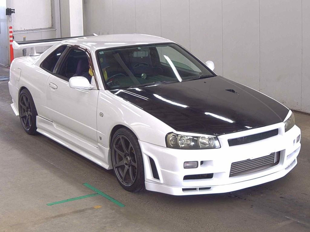 Nissan Skyline 1998 z aukcji japońskiej