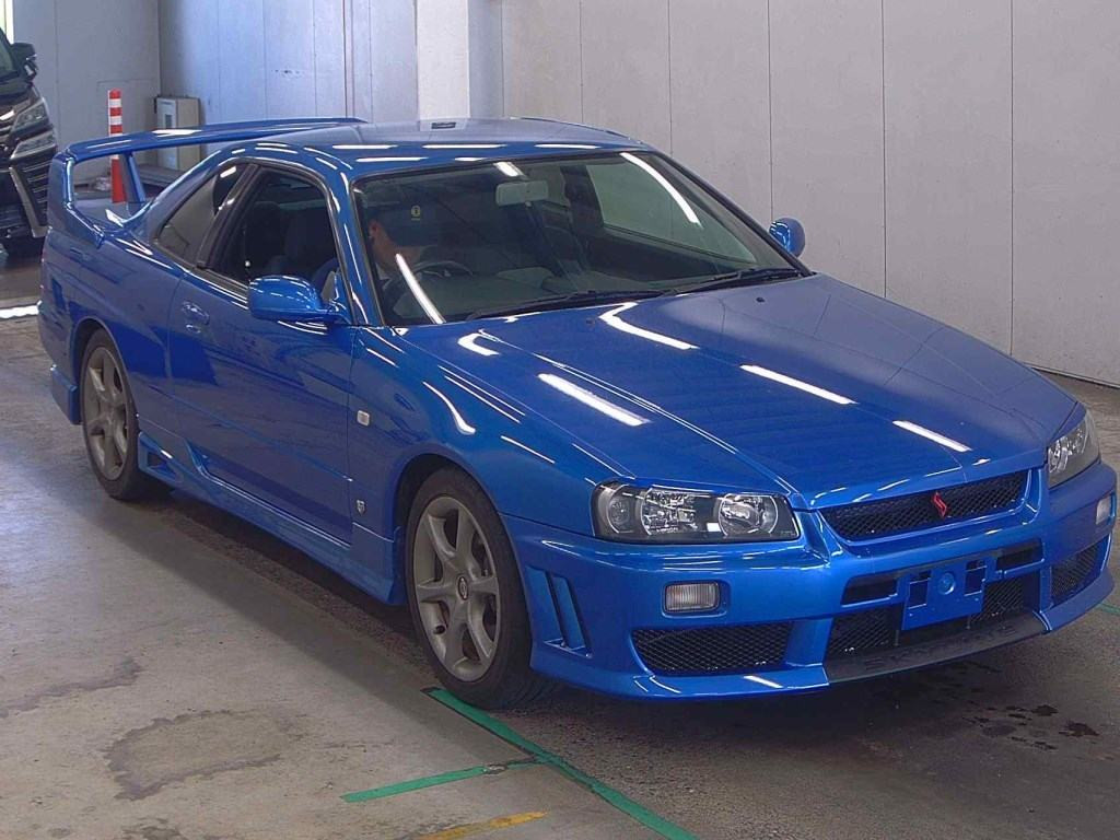 Nissan Skyline 2000 z aukcji japońskiej