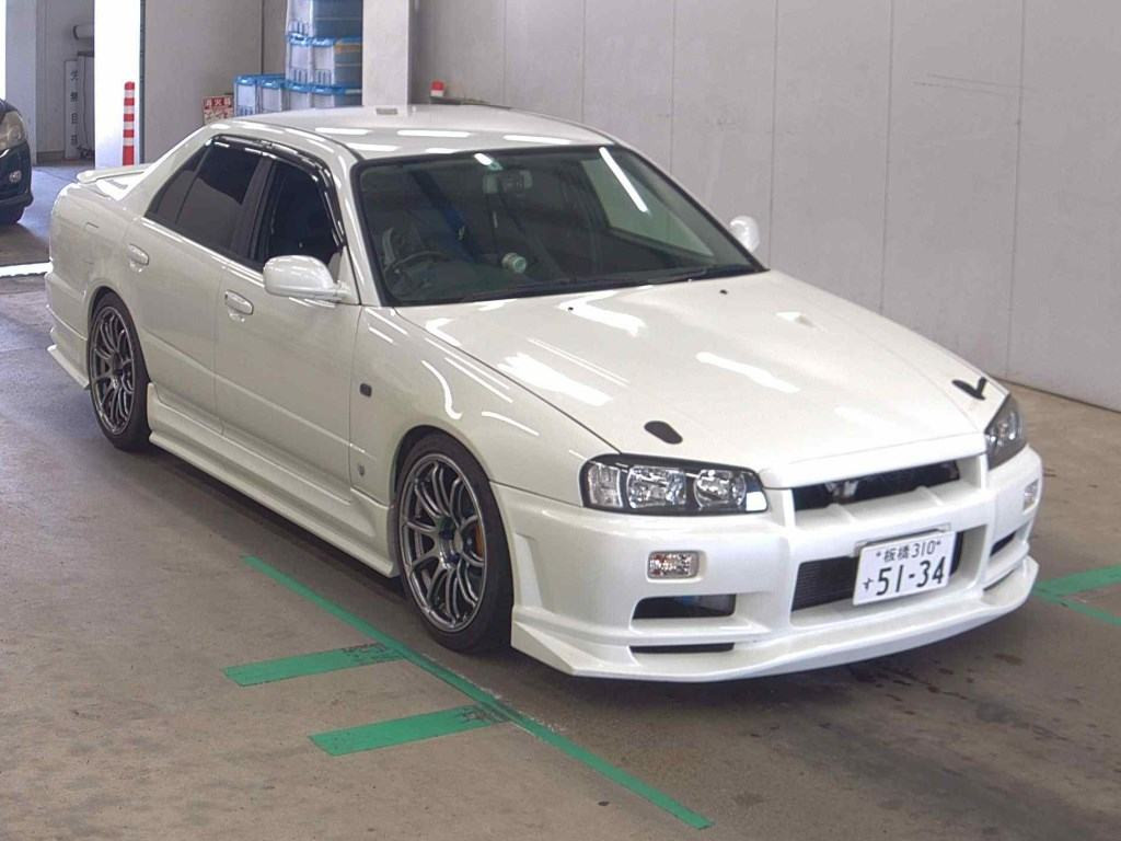 Nissan Skyline 1998 z aukcji japońskiej