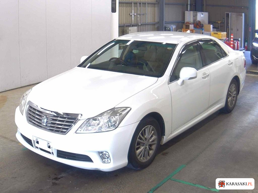 2010 Toyota Crown 4D Royal Saloon 3