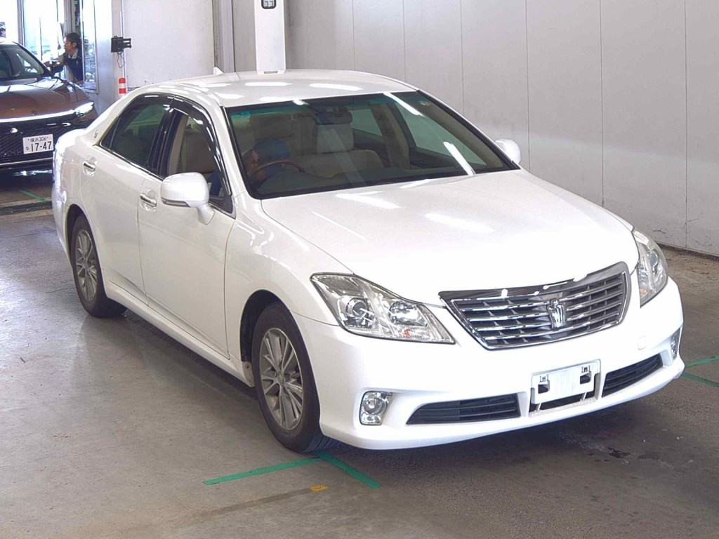 Toyota Crown 2010 z aukcji japońskiej