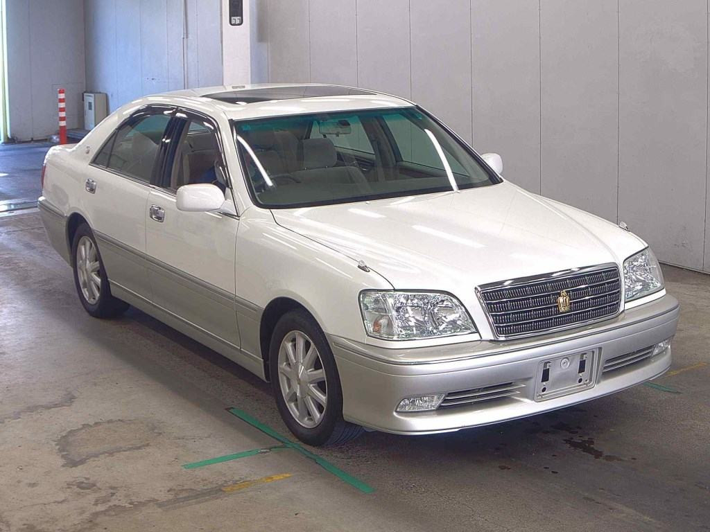 Toyota Crown 2002 z aukcji japońskiej