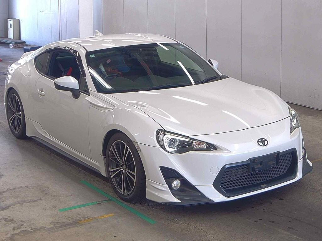 Toyota 86 2016 z aukcji japońskiej