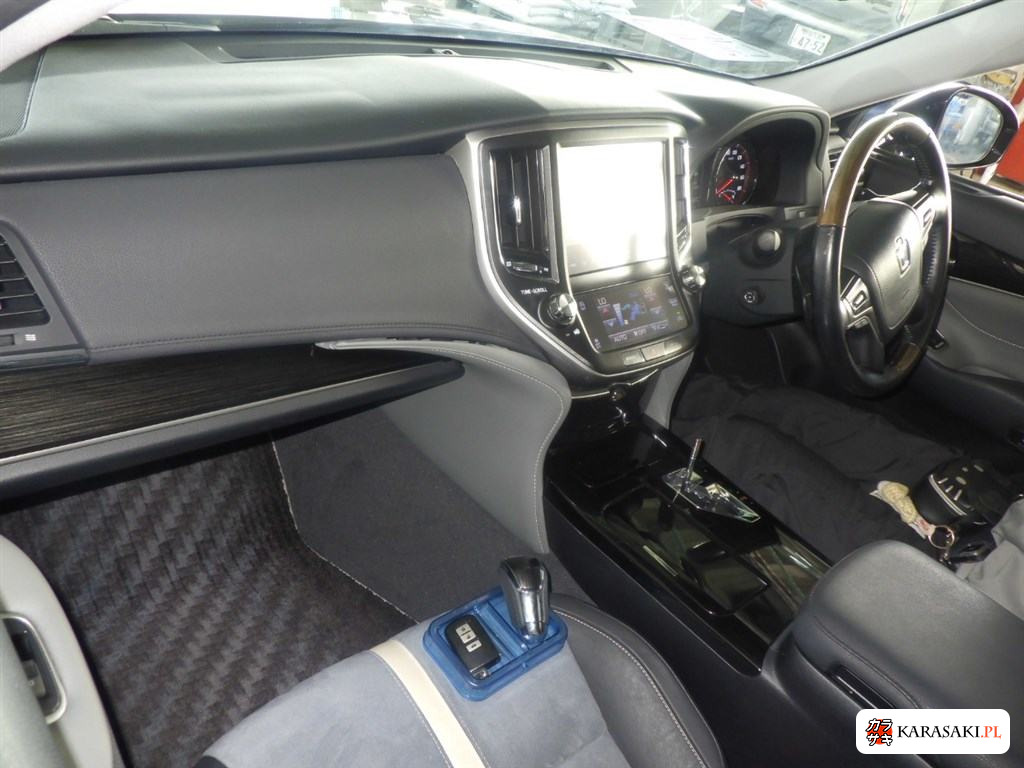 2017 Toyota Crown 4D Athlete S-T J-Frontier 5