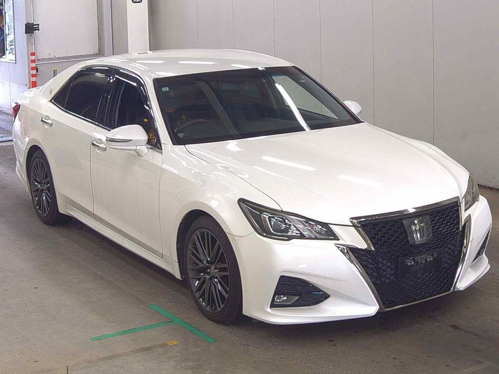 Toyota Crown 2015 z aukcji japońskiej