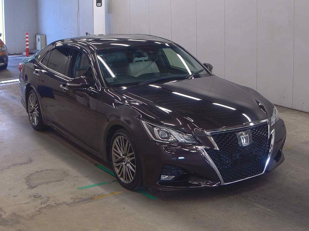 Toyota Crown 2017 z aukcji japońskiej