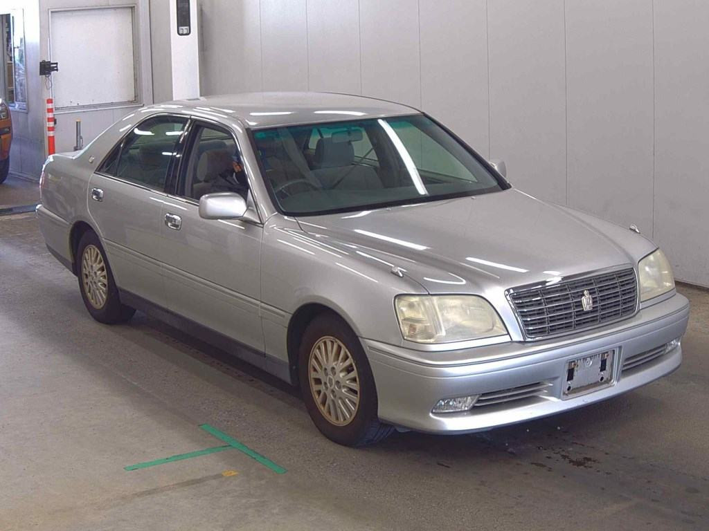 Toyota Crown 2001 z aukcji japońskiej