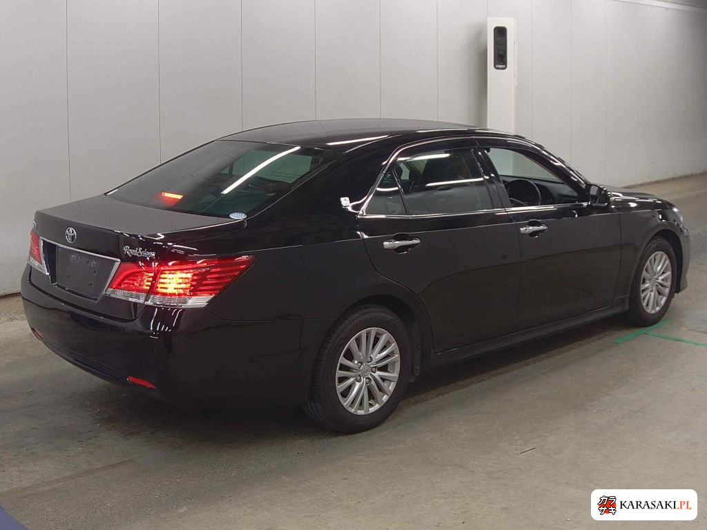 2017 Toyota Crown 4D Royal Saloon 4