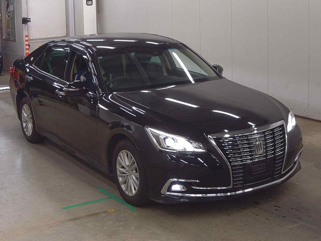 Toyota Crown 2017 z aukcji japońskiej