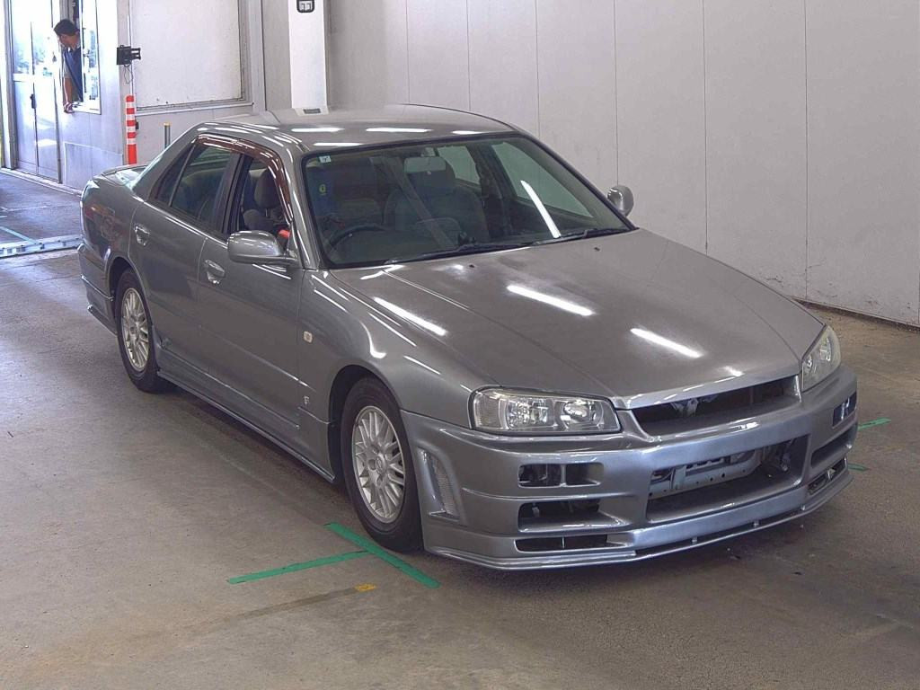 Nissan Skyline 2001 z aukcji japońskiej