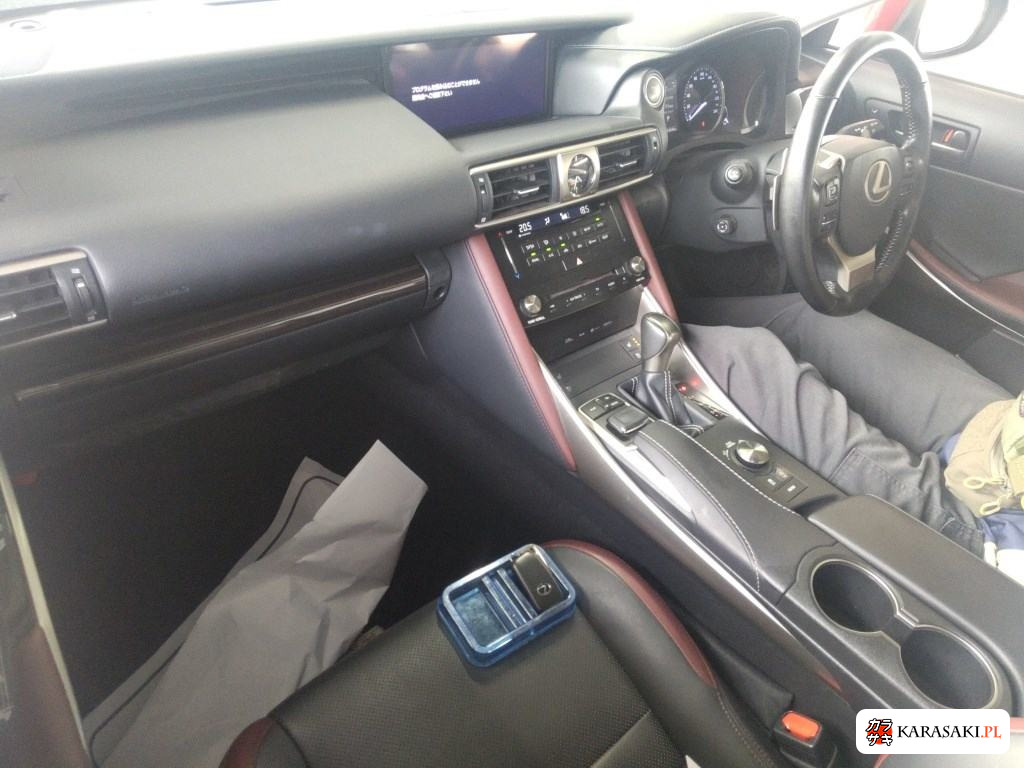 2017 Lexus Is 4D IS200T Version L 5