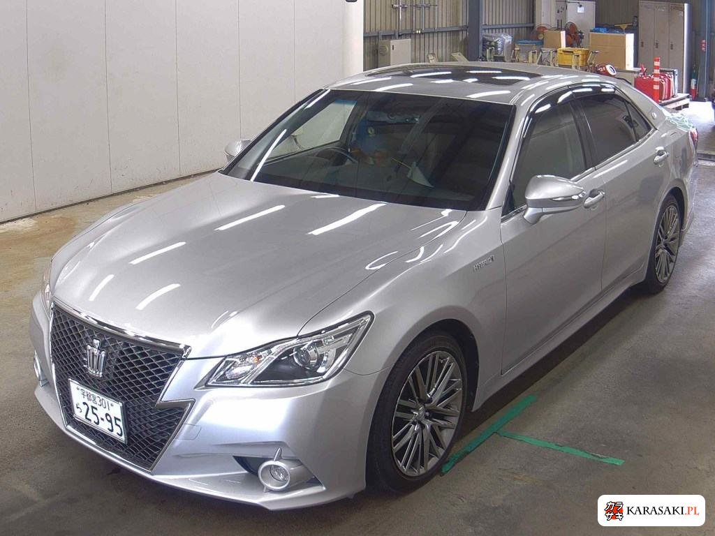 2013 Toyota Crown 4D Athlete S 3