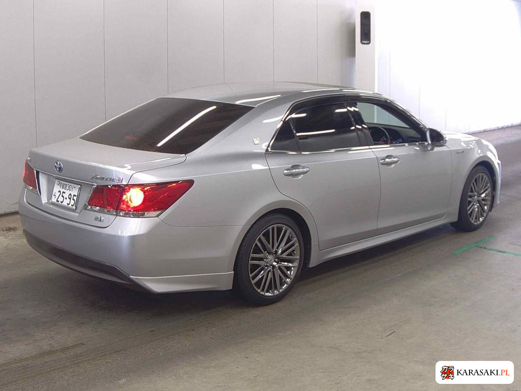 2013 Toyota Crown 4D Athlete S 4