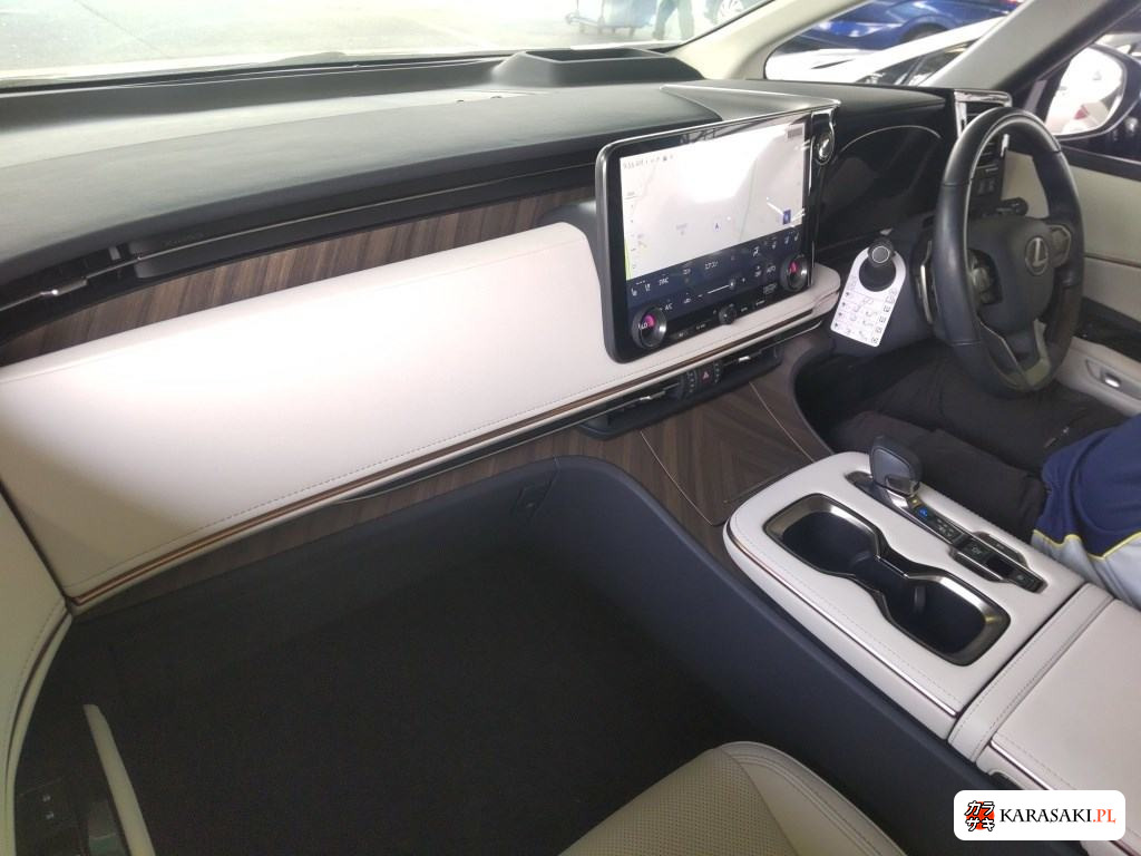 2024 Lexus LM 4WD LM500H Version L 5