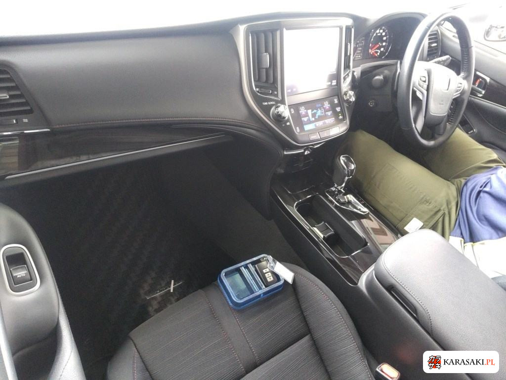 2015 Toyota Crown 4D Athlete S-T 5