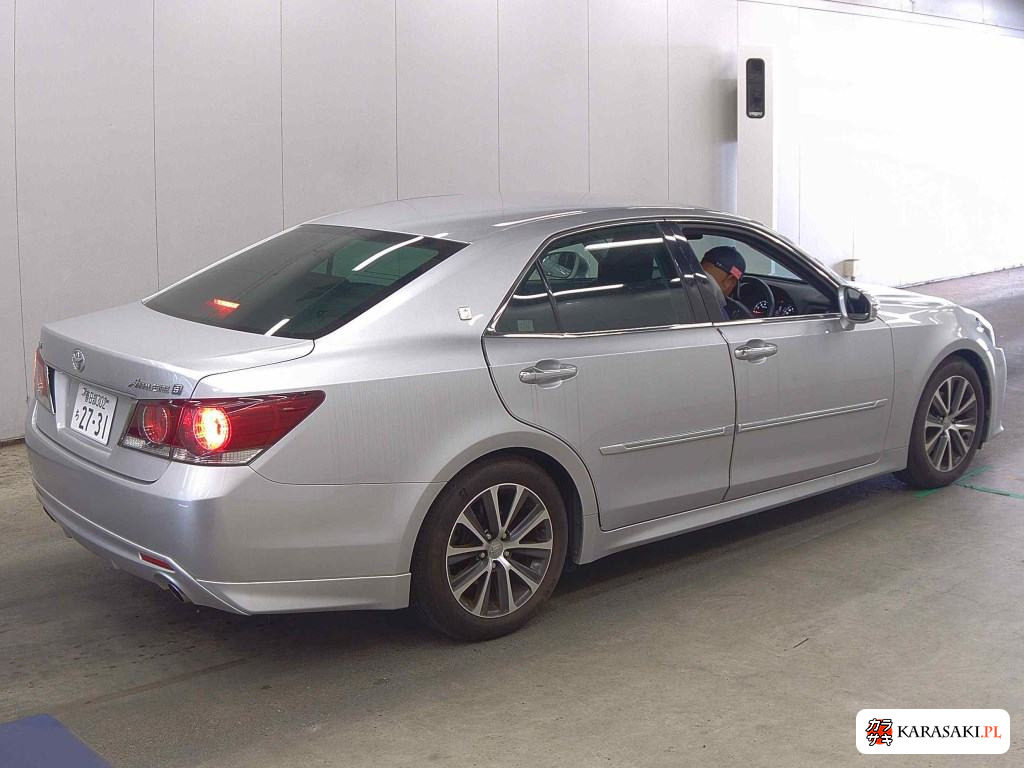 2015 Toyota Crown 4D Athlete S-T 4