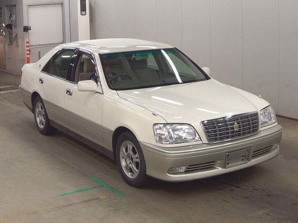 Toyota Crown 2001 z aukcji japońskiej