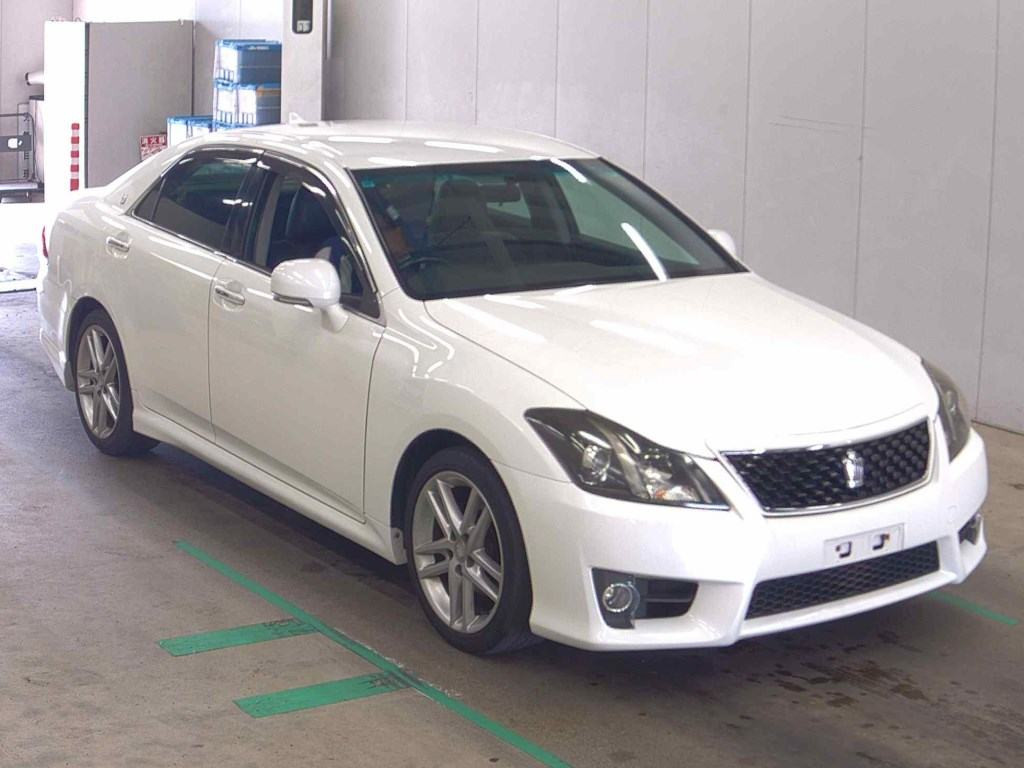 Toyota Crown 2011 z aukcji japońskiej