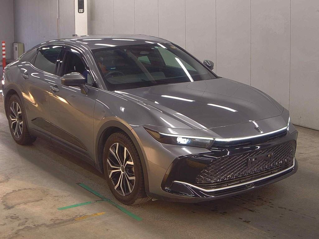 Toyota Crown Crossover 2023 z aukcji japońskiej