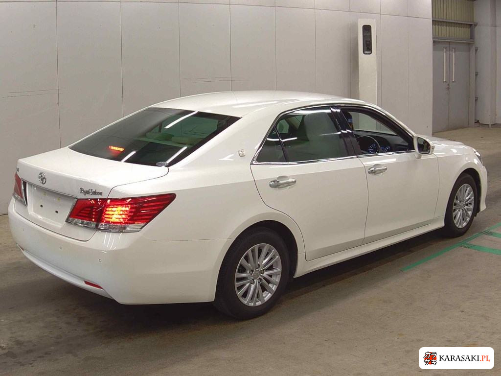 2017 Toyota Crown 4D Royal Saloon 4
