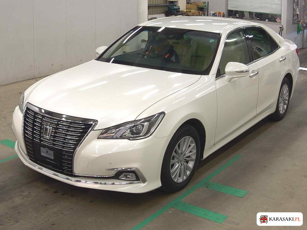 2017 Toyota Crown 4D Royal Saloon 3