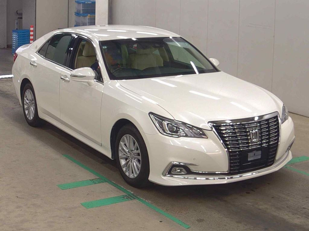 Toyota Crown 2017 z aukcji japońskiej