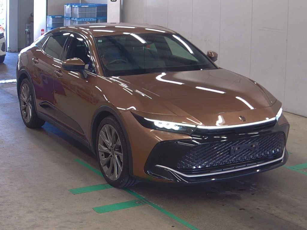 Toyota Crown Crossover 2023 z aukcji japońskiej