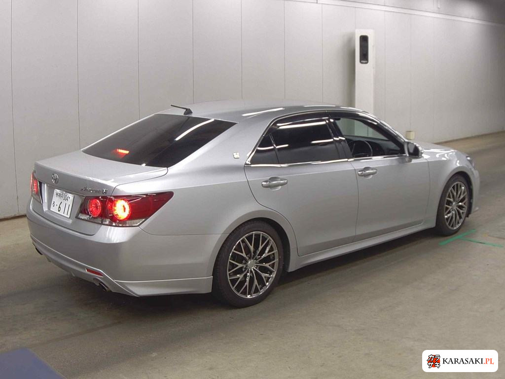 2015 Toyota Crown 4D Athlete S-T 4