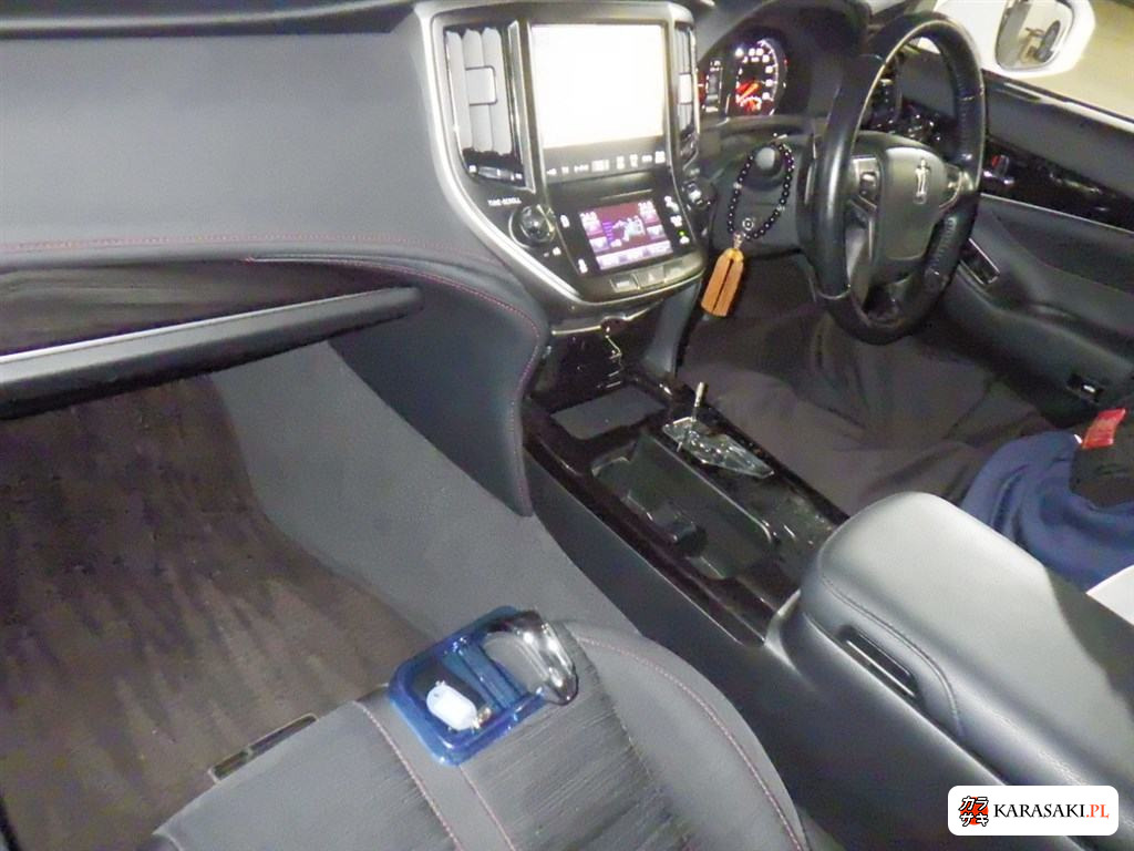 2017 Toyota Crown 4D Athlete S-T 5