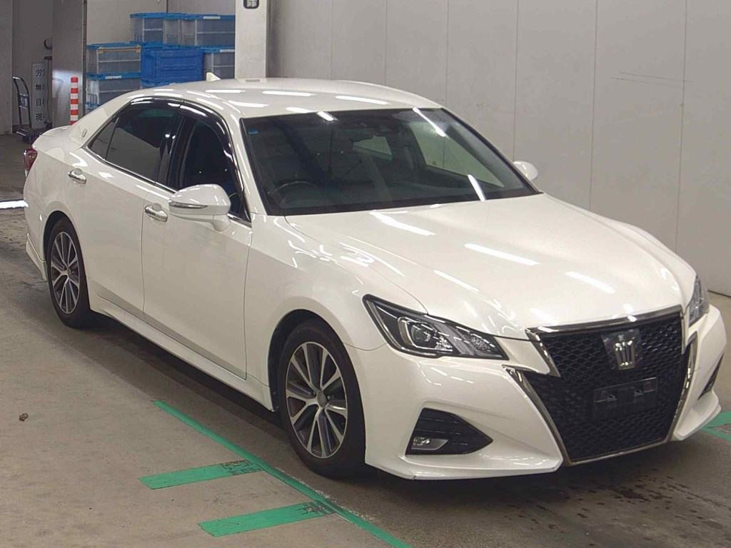 Toyota Crown 2017 z aukcji japońskiej