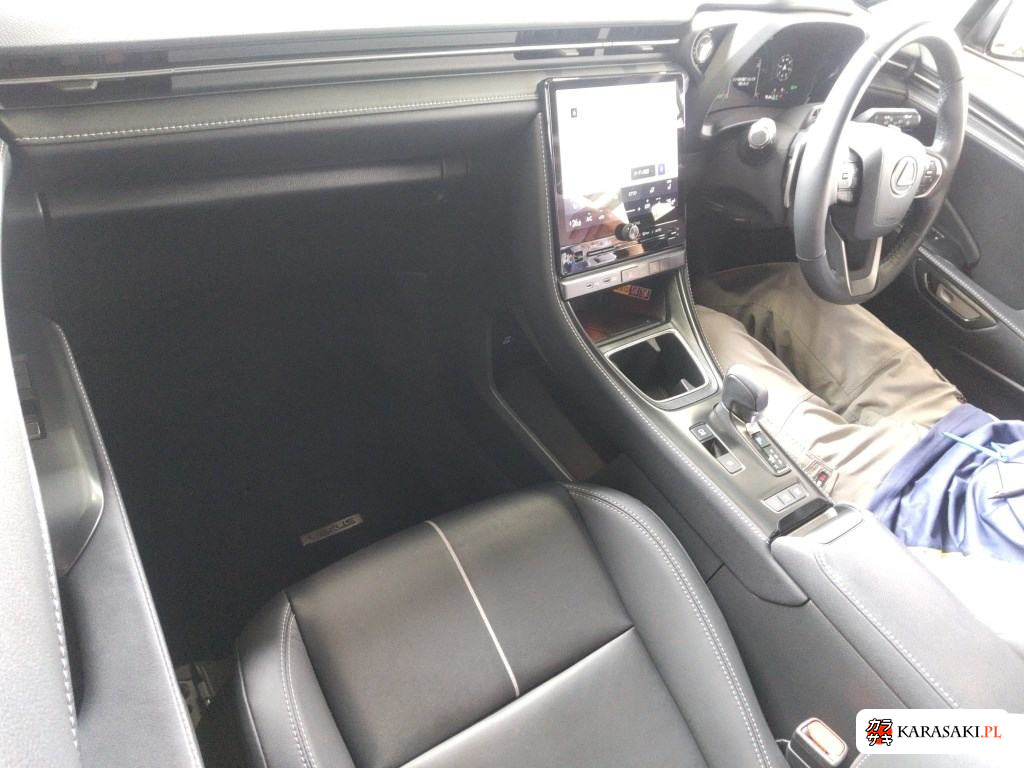2024 Lexus LBX Relax 5