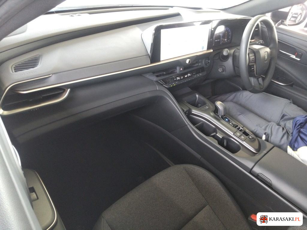 2023 Toyota Crown Crossover 4WD G Advanced 5
