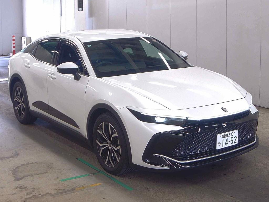 Toyota Crown Crossover 2023 z aukcji japońskiej