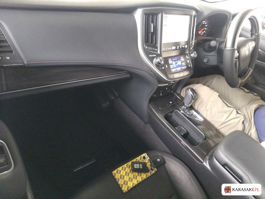 2015 Toyota Crown 4D Athlete S 5