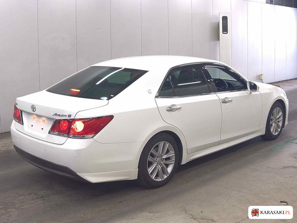 2015 Toyota Crown 4D Athlete S 4
