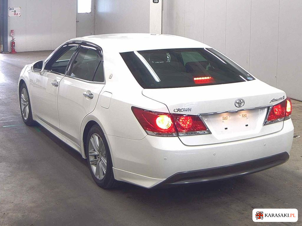 2015 Toyota Crown 4D Athlete S 2